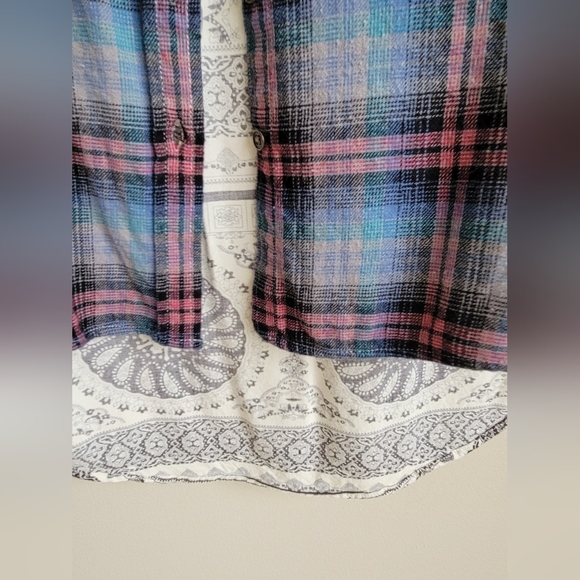 Hint of Mint plaid/ detail back size L - Picture 3 of 7